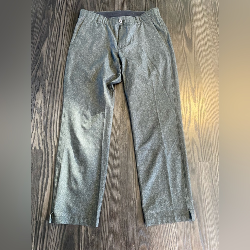 🍍UNDER ARMOUR GOLF PANTS🍍SIZE 34/30🍍GRAY🍍